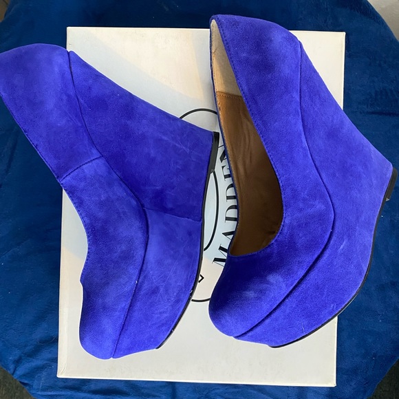 Steve Madden brand new in box. Wedge platform heels. Size 7.5 - Picture 3 of 5